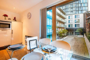 Stylish 2 Bed Apt 18 - City Centre, FREE Parking, Espresso Machine & Netflix - Hosted by Stay Host Save